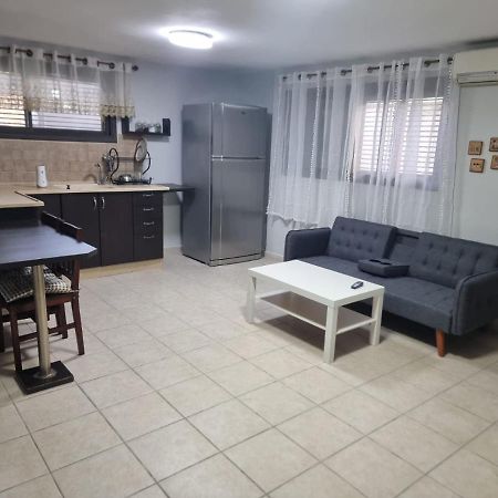 B&B Amit 18 Minutes From The Airport - אירוח כפרי עמית 18 דקות משדה תעופה Petach Tikva Eksteriør billede