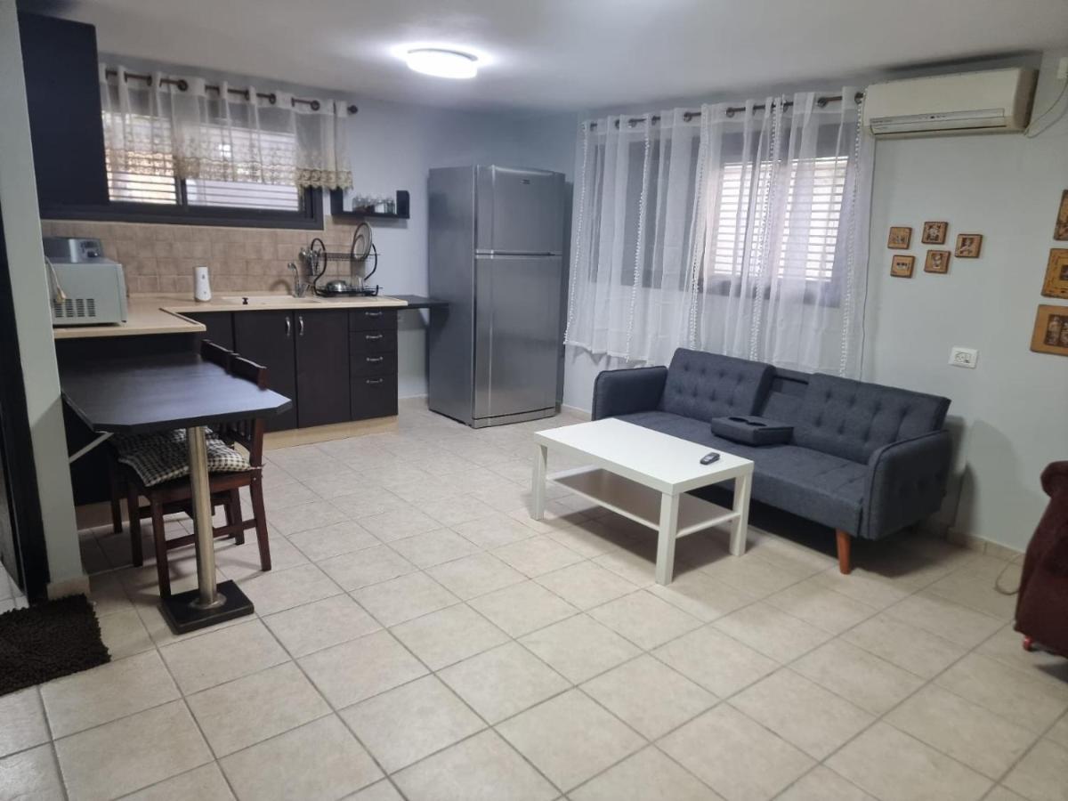 B&B Amit 18 Minutes From The Airport - אירוח כפרי עמית 18 דקות משדה תעופה Petach Tikva Eksteriør billede